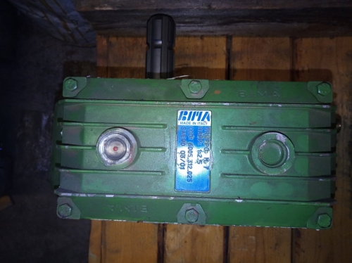 Växellåda /pumpp /  Vaihdelattikko/pumppu