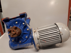 Snäckväxel med elmotor